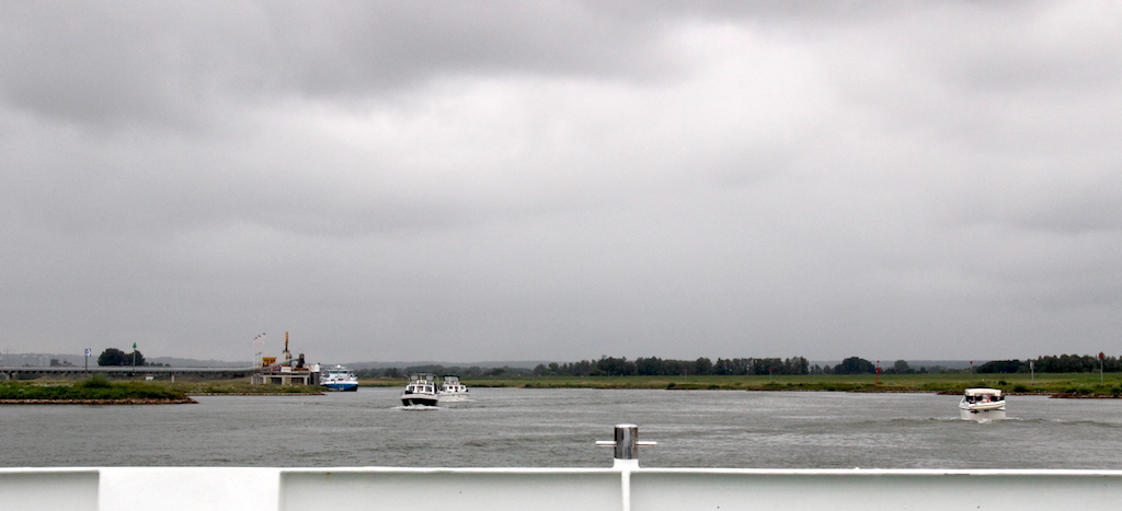 2 Crossing Rhine to Arnhem